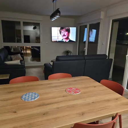 Apartmán Cosy Pres De Sceneo Et Auchan Au Dessus Du Fleuriste Bellafleur Longuenesse